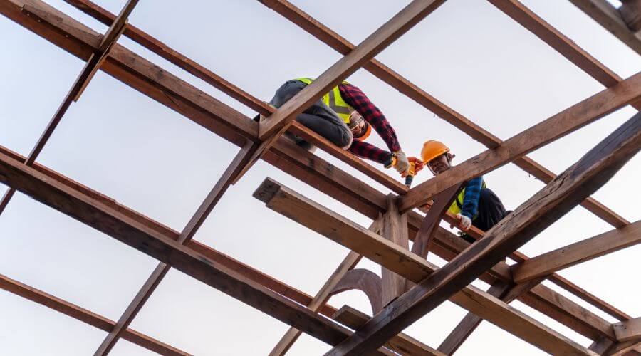 Professional gutter cleaning services in Midkiff, WV